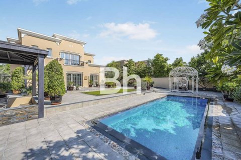 Снять в аренду виллу в Арабиан Ранчес, Дубай: 4 спальни, 932м², № 24960 - фото 1