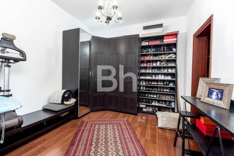 Снять в аренду виллу в Арабиан Ранчес, Дубай: 4 спальни, 932м², № 24960 - фото 6