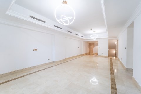 Купить таунхаус в Пальме Джумейре, Дубай: 3 спальни, 456м², № 103269 - фото 11