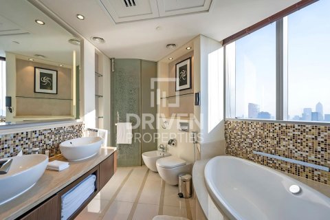 Apartment in Downtown Dubai (Downtown Burj Dubai), Dubai 2 bedrooms, 171.59 sq.m. № 127802 - photo 16