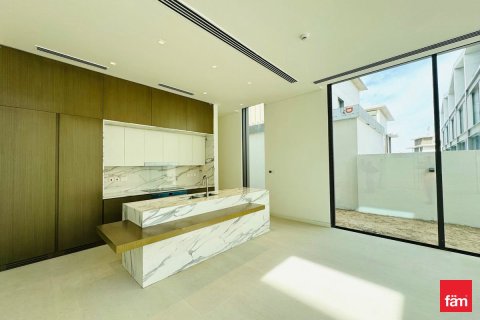 Villa en Dubai, 4 dormitorios, 416.3 m², № 77699 - foto 6