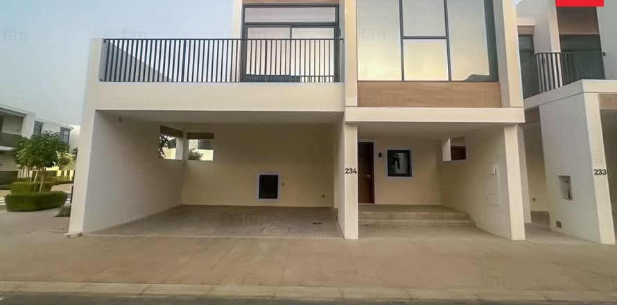 Adosado en Dubai, 4 dormitorios, 170.8 m², № 77698