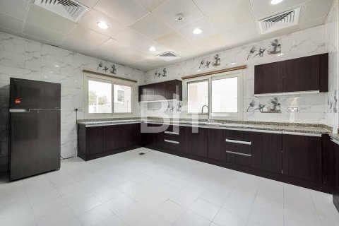 Villa à Al Barsha, Dubai, 6 chambres, 1394 m², № 23466 - photo 9
