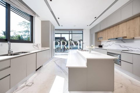 Villa en Palm Jumeirah, Dubai, 8 dormitorios, 883 m², № 21766 - foto 3