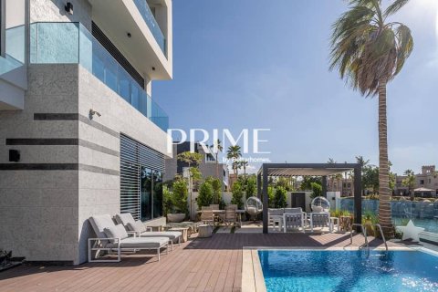 Villa en Palm Jumeirah, Dubai, 8 dormitorios, 883 m², № 21766 - foto 4