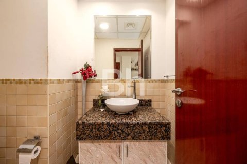 Купить квартиру в Джумейра Бич Резиденс, Дубай: 3 спальни, 176м², № 21761 - фото 13