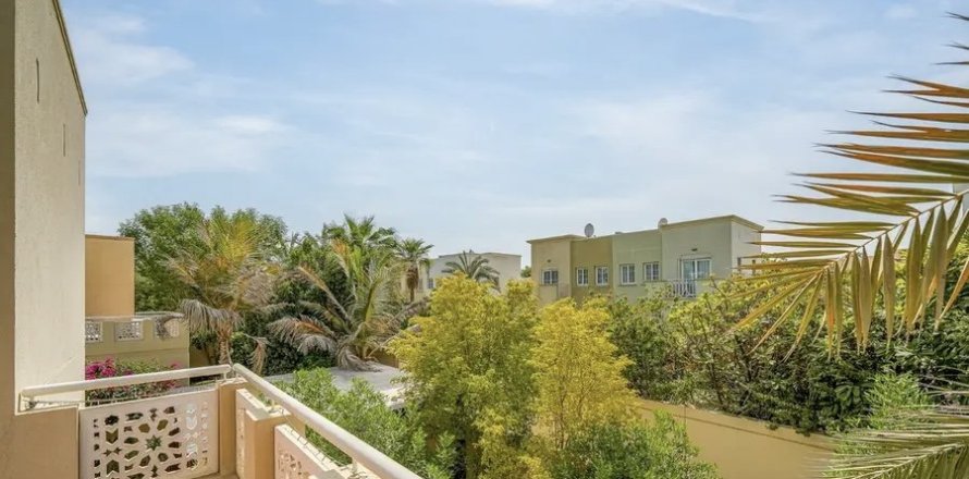 Вилла в Дубае, 3 спальни, 516м², № 120543