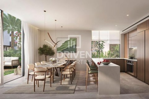 Villa in Dubai Land, Dubai 4 bedrooms, 691.94 sq.m. № 135377 - photo 2