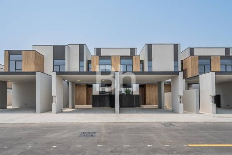 Adosado en Mudon, Dubai, 3 dormitorios, 218 m², № 57705 - foto 1