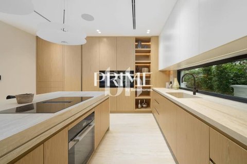 Villa in Jumeirah Islands, Dubai 5 bedrooms, 1056 sq.m. № 57708 - photo 7