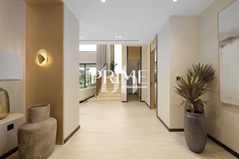 Villa in Jumeirah Islands, Dubai 5 bedrooms, 1056 sq.m. № 57708 - photo 2