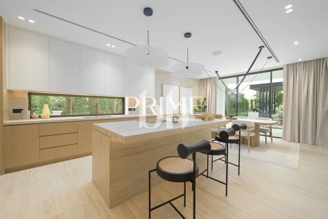 Villa in Jumeirah Islands, Dubai 5 bedrooms, 1056 sq.m. № 57708 - photo 5