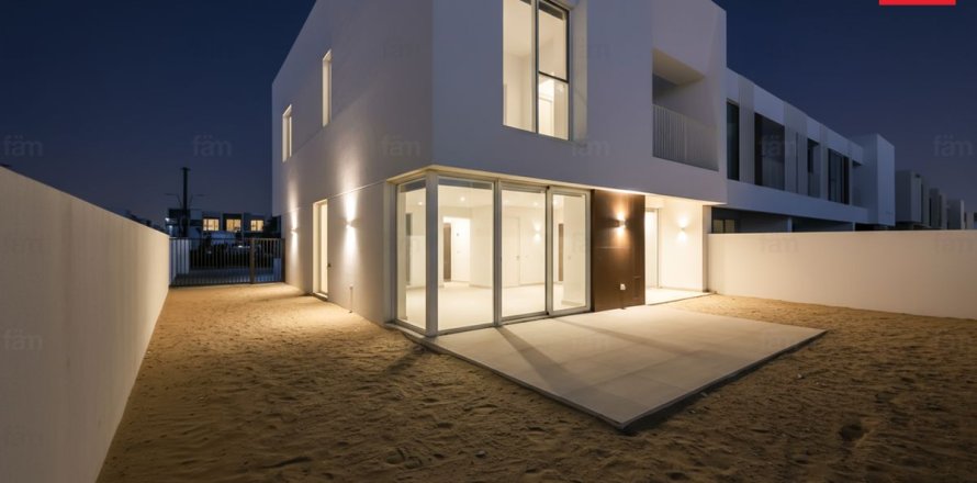 Таунхаус в Дубае, 4 спальни, 257.5м², № 85844