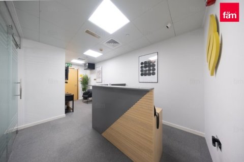 Oficina en Dubai, 102 m², № 84094