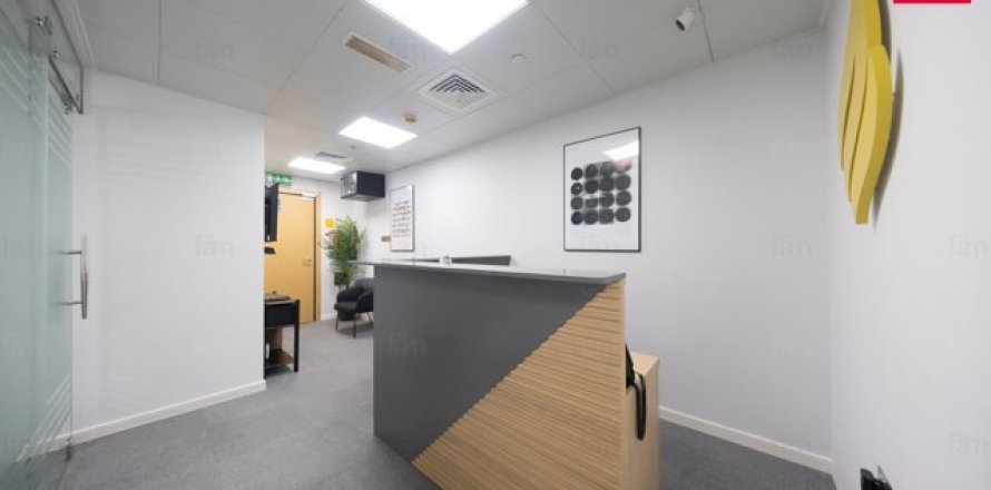 Oficina en Dubai, 102 m², № 84094
