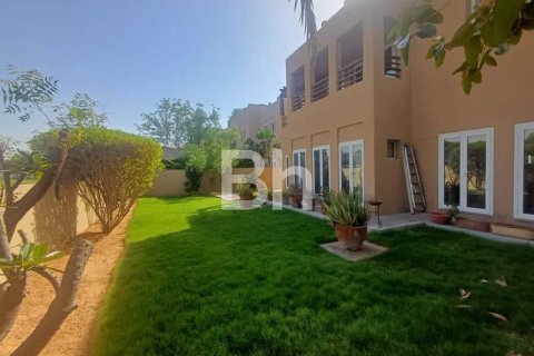 Adosado en The Lakes, Dubai, 5 dormitorios, 644 m², № 22099 - foto 17