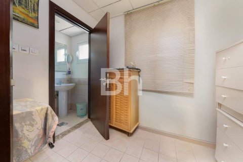 Adosado en The Lakes, Dubai, 5 dormitorios, 644 m², № 22099 - foto 7