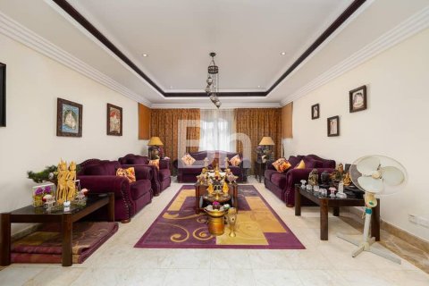 Adosado en The Lakes, Dubai, 5 dormitorios, 644 m², № 22099 - foto 2