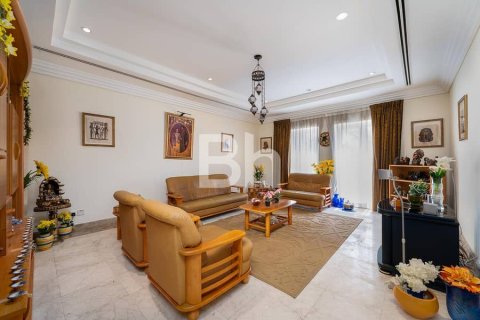 Adosado en The Lakes, Dubai, 5 dormitorios, 644 m², № 22099 - foto 3