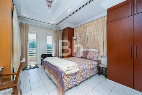 Adosado en The Lakes, Dubai, 5 dormitorios, 644 m², № 22099 - foto 11