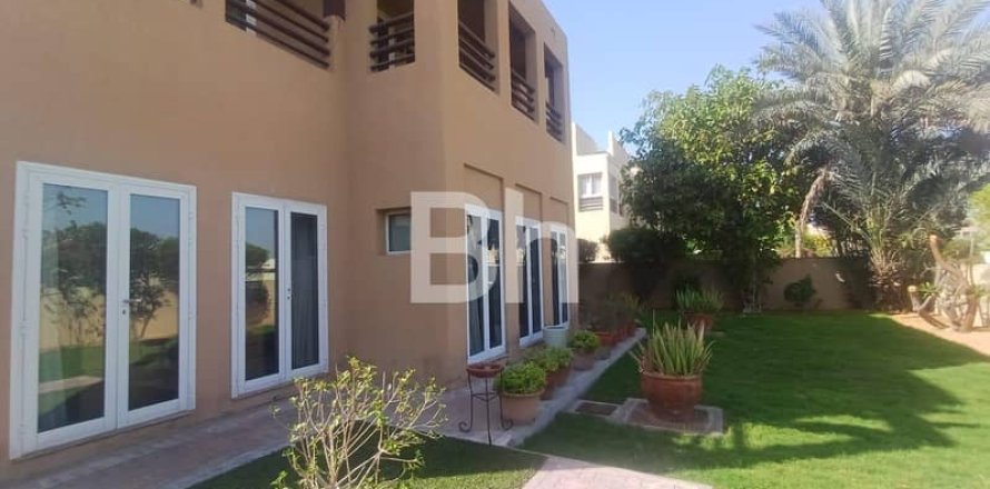 Adosado en The Lakes, Dubai, 5 dormitorios, 644 m², № 22099