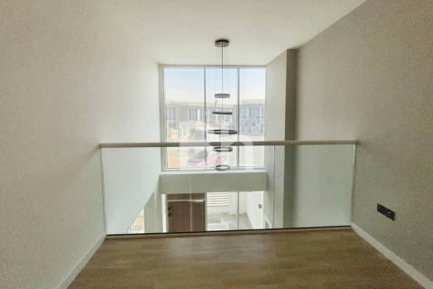 Снять в аренду таунхаус в Dubai Land, Дубай: 2 спальни, 104м², № 22100 - фото 2
