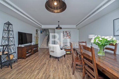 Снять в аренду виллу в Арабиан Ранчес, Дубай: 3 спальни, 235м², № 23317 - фото 15