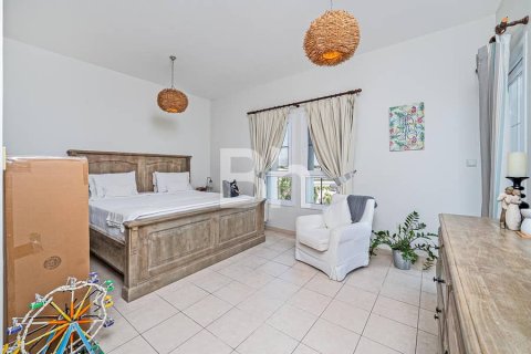 Снять в аренду виллу в Арабиан Ранчес, Дубай: 3 спальни, 235м², № 23317 - фото 9