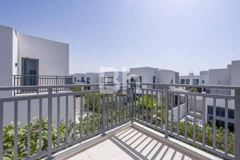 Townhouse in Dubai Hills Estate, Dubai 4 bedrooms, 229 sq.m. № 23316 - photo 2