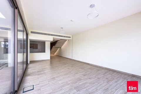 Adosado en Al Furjan, Dubai, 4 dormitorios, 239.5 m², № 53299 - foto 1
