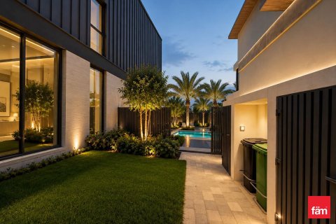 Villa in Dubai 5 bedrooms, 777.9 sq.m. № 114058 - photo 9