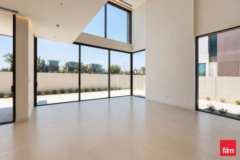 Villa in Dubai 5 bedrooms, 777.9 sq.m. № 114058 - photo 14