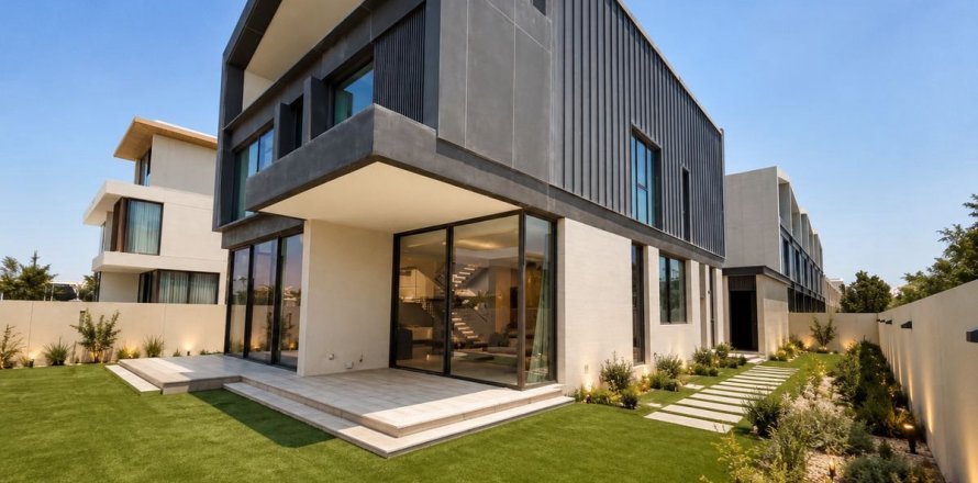 Villa in Dubai 5 bedrooms, 777.9 sq.m. № 114058