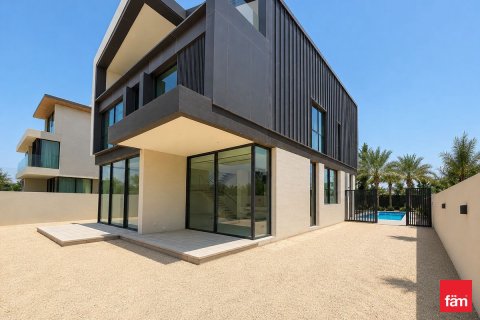 Villa in Dubai 5 bedrooms, 777.9 sq.m. № 114058 - photo 2
