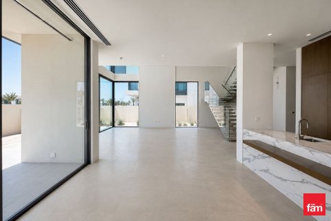 Villa in Dubai 5 bedrooms, 777.9 sq.m. № 114058 - photo 16