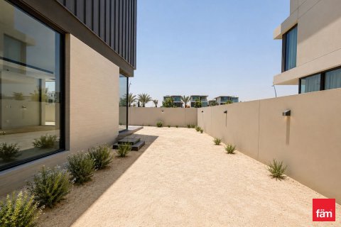 Villa in Dubai 5 bedrooms, 777.9 sq.m. № 114058 - photo 4
