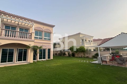 Villa à Jumeirah Village Triangle, Dubai, 2 chambres, 250 m², № 21929 - photo 2