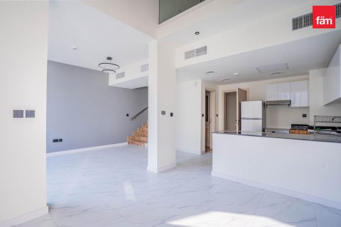 Townhouse in Dubai 2 bedrooms, 79.3 sq.m. № 124378