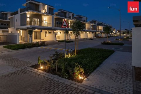Townhouse in Dubai 4 bedrooms, 112.2 sq.m. № 124377 - photo 6