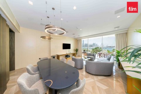 Apartment in Palm Jumeirah, Dubai 2 bedrooms, 152.9 sq.m. № 124382 - photo 2