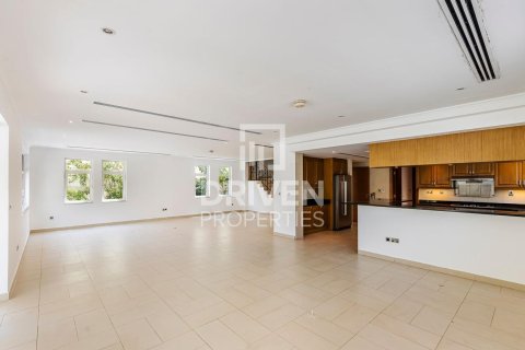 Villa en Jumeirah Park, Dubai, 4 dormitorios, 759.2 m², № 140375 - foto 5