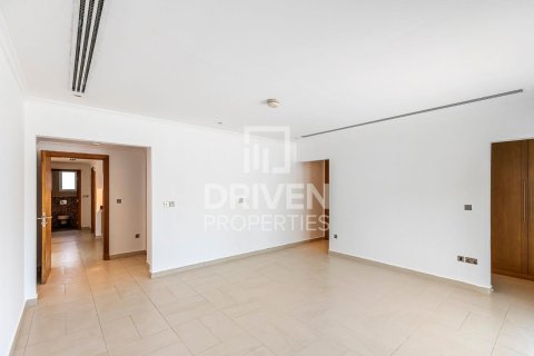 Villa en Jumeirah Park, Dubai, 4 dormitorios, 759.2 m², № 140375 - foto 19