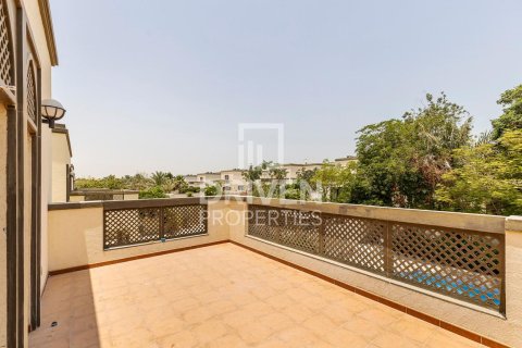 Villa en Jumeirah Park, Dubai, 4 dormitorios, 759.2 m², № 140375 - foto 27