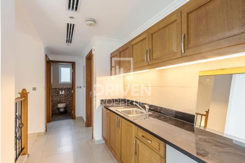 Villa en Jumeirah Park, Dubai, 4 dormitorios, 759.2 m², № 140375 - foto 21