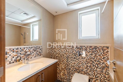 Villa en Jumeirah Park, Dubai, 4 dormitorios, 759.2 m², № 140375 - foto 24