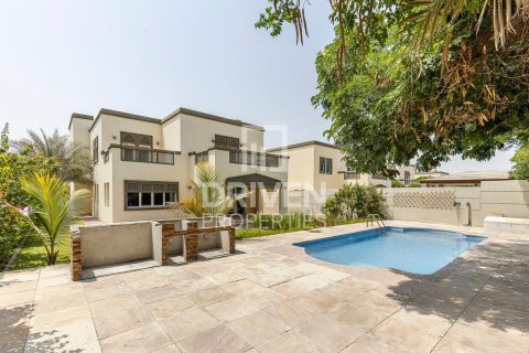 Villa en Jumeirah Park, Dubai, 4 dormitorios, 759.2 m², № 140375 - foto 3