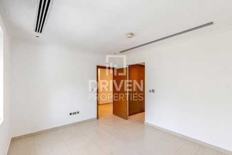 Villa en Jumeirah Park, Dubai, 4 dormitorios, 759.2 m², № 140375 - foto 9