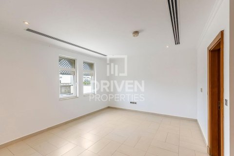 Villa en Jumeirah Park, Dubai, 4 dormitorios, 759.2 m², № 140375 - foto 13
