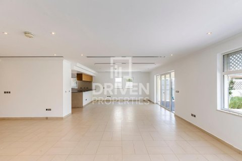 Villa en Jumeirah Park, Dubai, 4 dormitorios, 759.2 m², № 140375 - foto 6