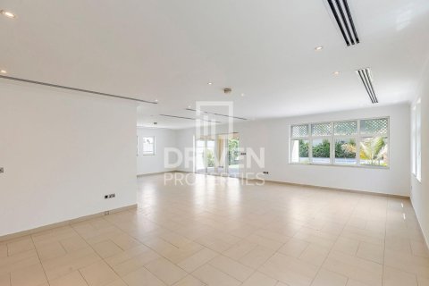 Villa en Jumeirah Park, Dubai, 4 dormitorios, 759.2 m², № 140375 - foto 8